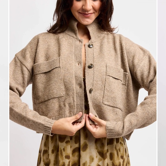 Kariella Golden Oak Cropped Cardigan - Picture 3 of 7